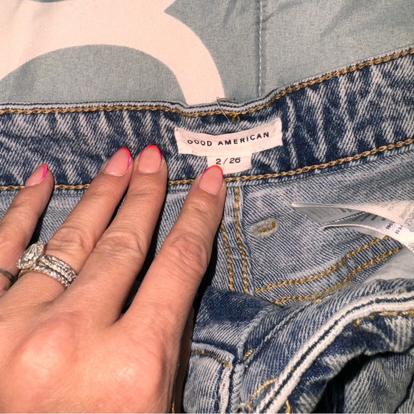 Good American Bombshell Shorts - Picture 4 of 5